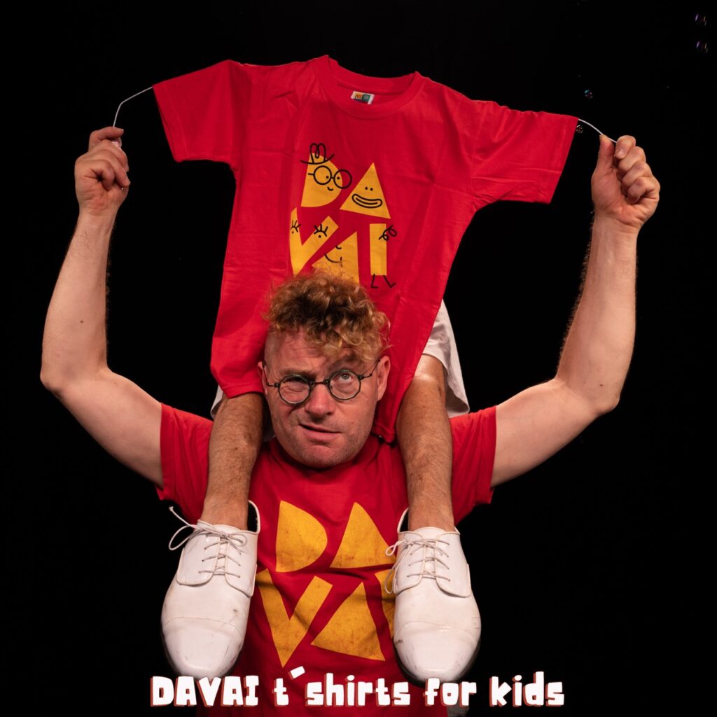 Kids T-Shirt "Davaichik"